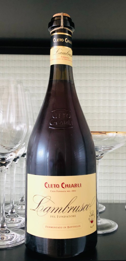 lambrusco, emilia romagna, italian wine, frizzante, sparkling wine, champagne, prosecco, cava