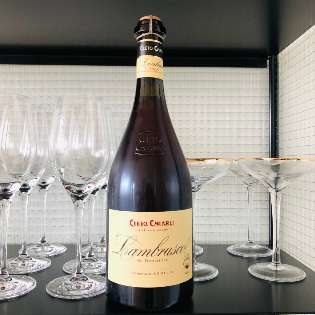 lambrusco, emilia romagna, italian wine, frizzante, sparkling wine, champagne, prosecco, cava